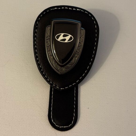 Hyundai Sunglass Holder for Car with Logo Black PU Leather NWT - Picture 1 of 8